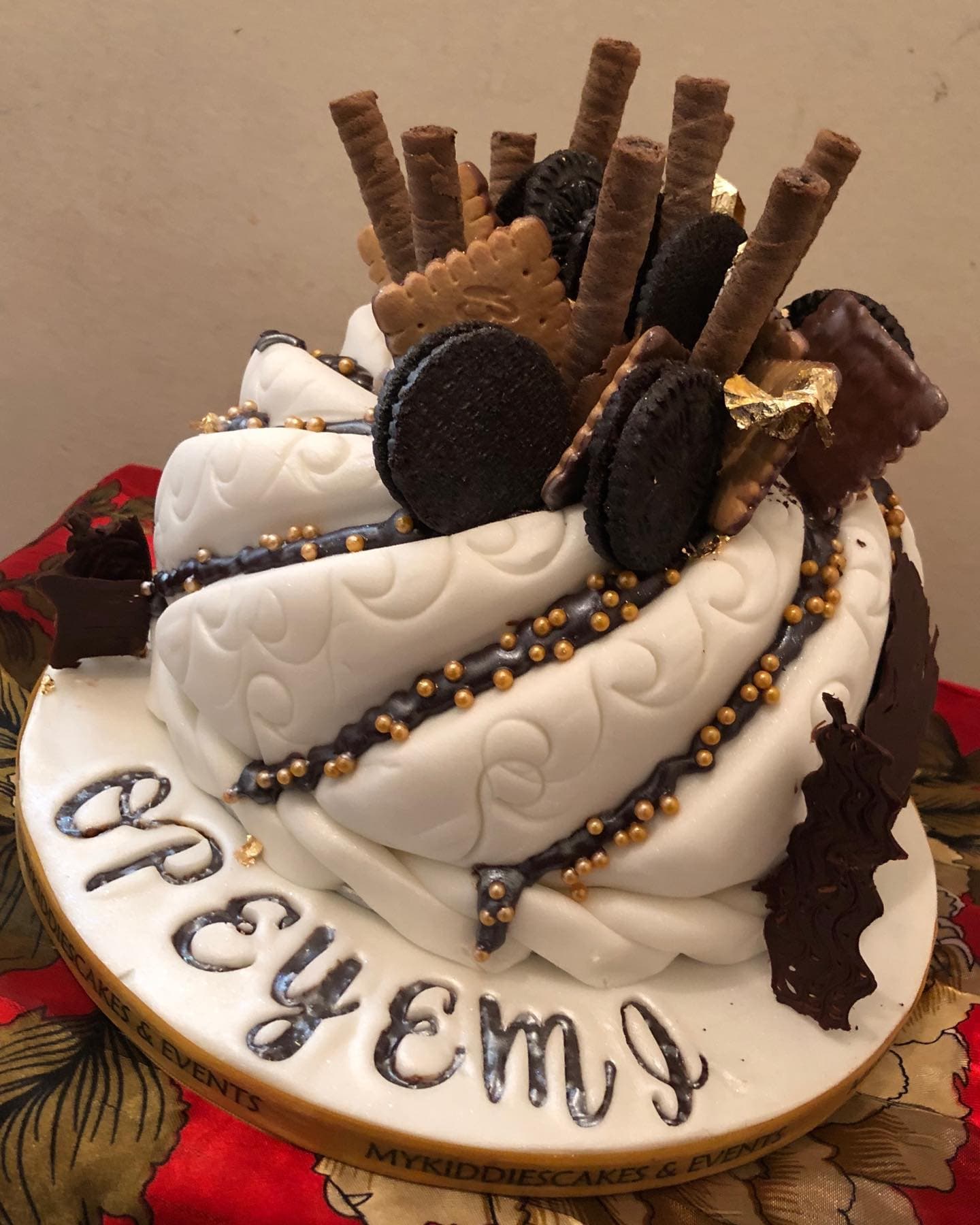 Chocolate drip cake