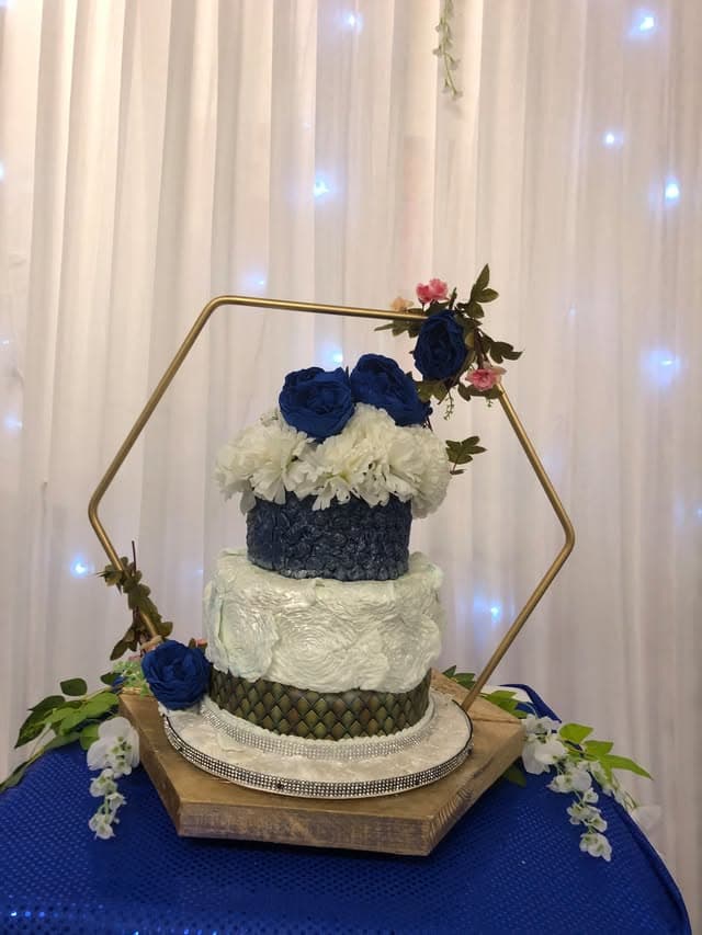 Hexagon cake flowers