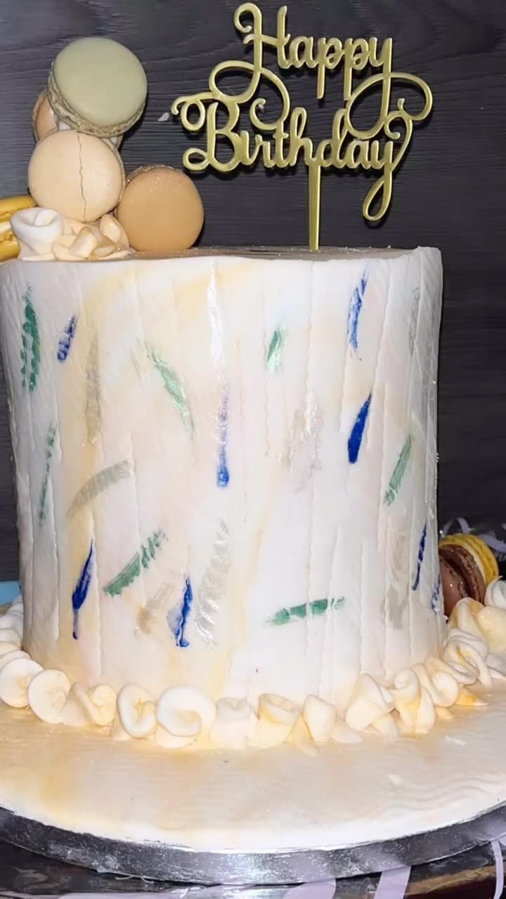 Macaron happy birthday cake