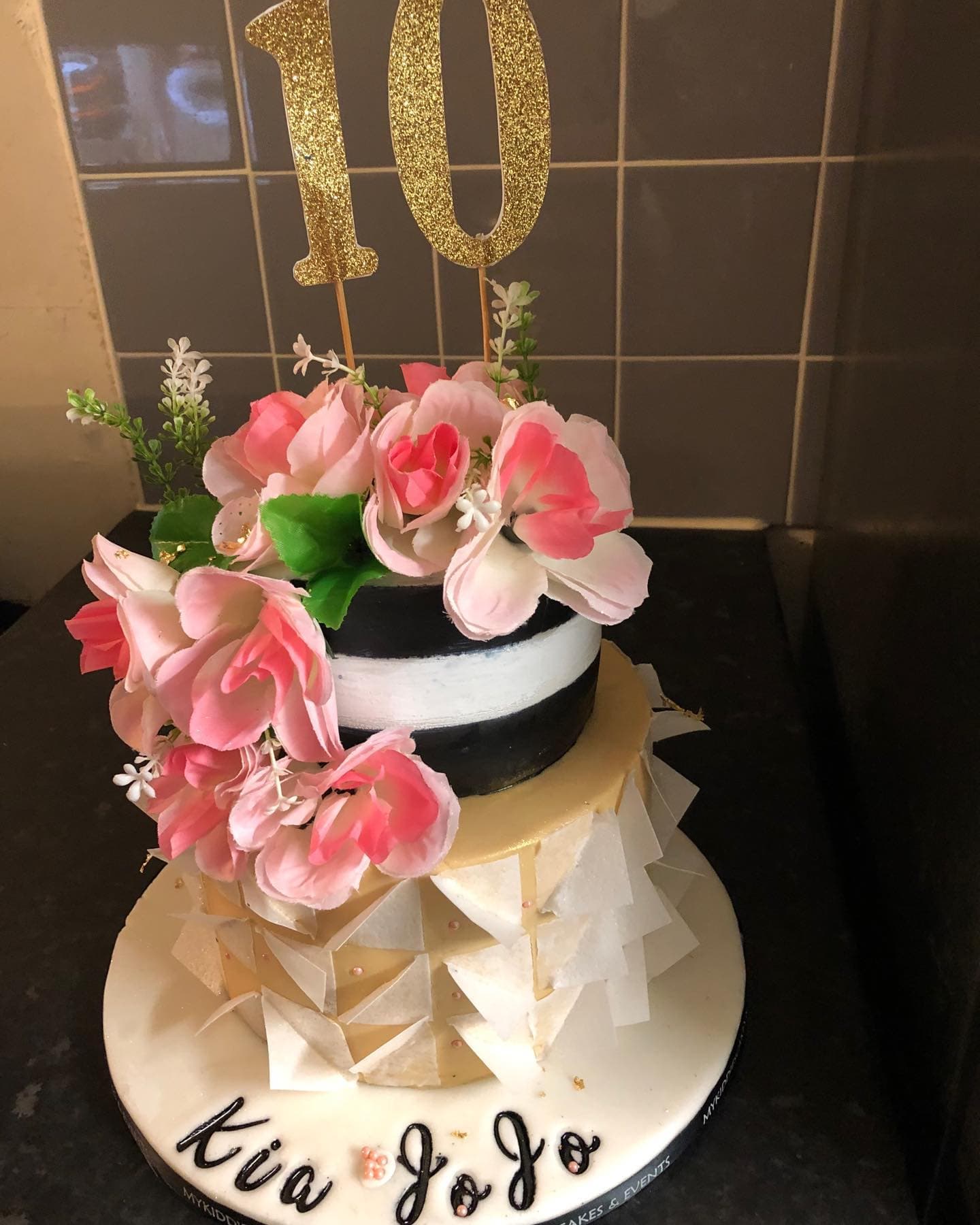 Pink rose ten cake