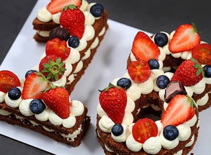 Strawberry cake slices