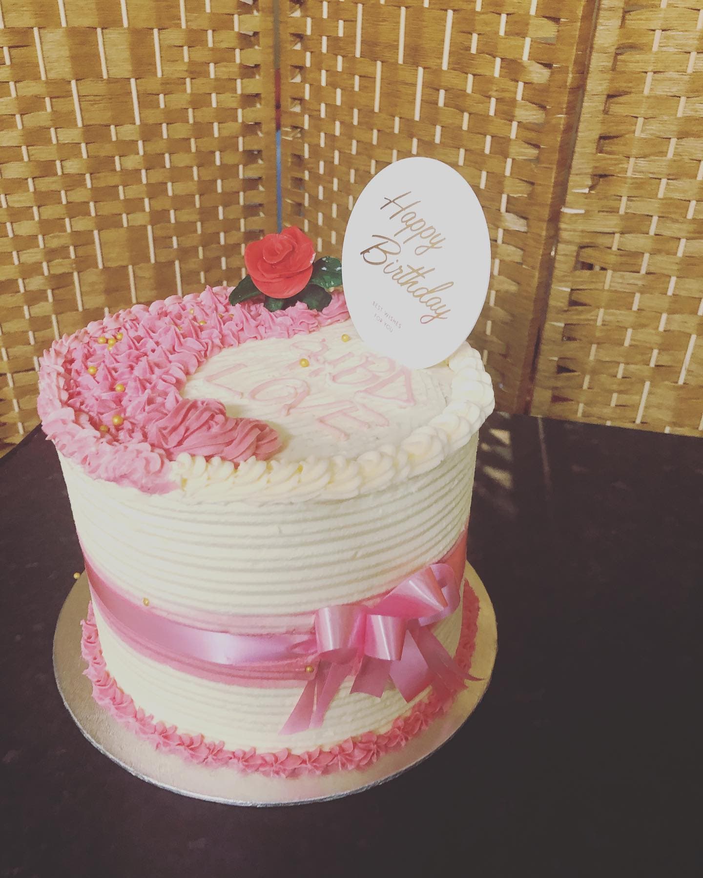 White swan cake